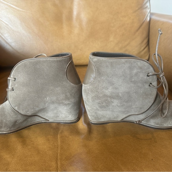 Stuart Weitzman Lace Up Ankle Bootie - Picture 5 of 8